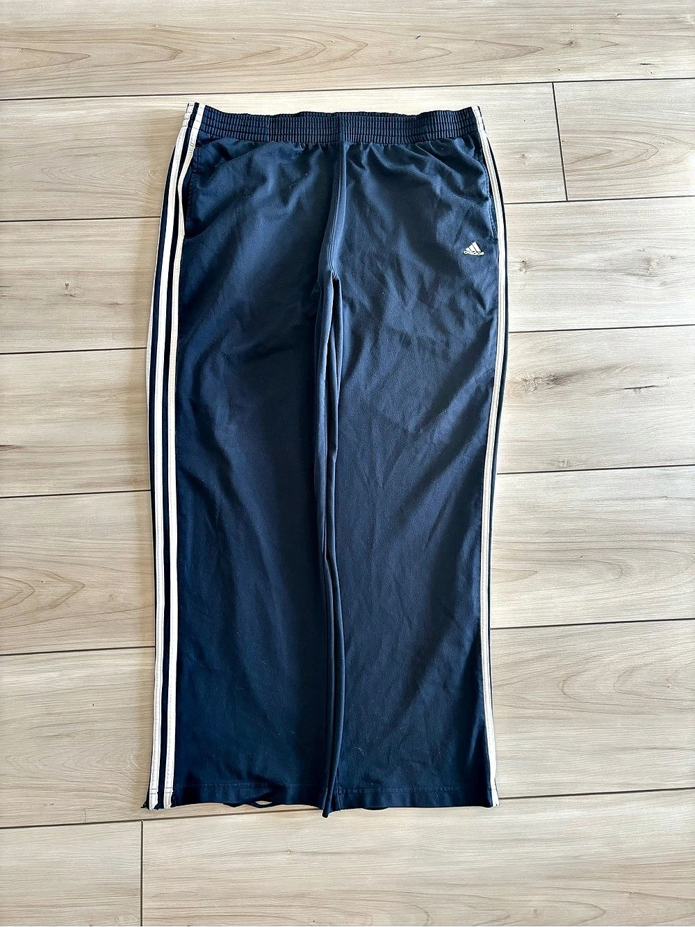 adidas Athletics Y2K baggy navy blue striped Men’s Track Pants Size Large